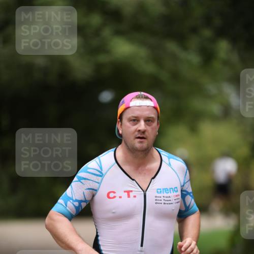 30.08.2026 - Elbe Triathlon Hamburg Antke Förster http://msf.ph/oto/10101614 30.08.2026 11:18:00 Laufen 443 meine-sportfotos.de