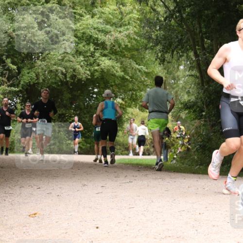 30.08.2026 - Elbe Triathlon Hamburg Antke Förster http://msf.ph/oto/10101627 30.08.2026 11:21:19 Laufen 1006, 998, 102, 472 meine-sportfotos.de