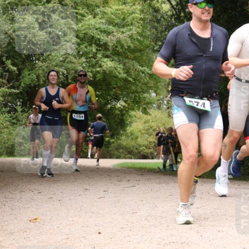 30.08.2026 - Elbe Triathlon Hamburg Antke Förster http://msf.ph/oto/10101653 30.08.2026 11:21:32 Laufen 1104, 74, 1015 meine-sportfotos.de