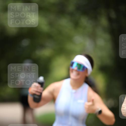 30.08.2026 - Elbe Triathlon Hamburg Antke Förster http://msf.ph/oto/10101662 30.08.2026 11:18:23 Laufen 808 meine-sportfotos.de