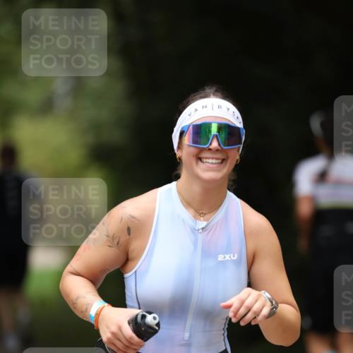 30.08.2026 - Elbe Triathlon Hamburg Antke Förster http://msf.ph/oto/10101664 30.08.2026 11:18:23 Laufen 2, 808 meine-sportfotos.de