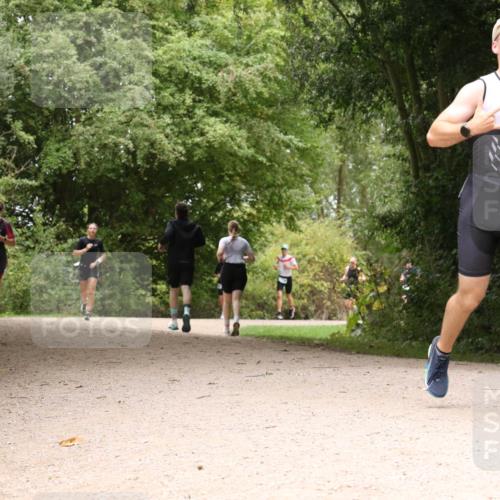 30.08.2026 - Elbe Triathlon Hamburg Antke Förster http://msf.ph/oto/10101669 30.08.2026 11:21:39 Laufen 891 meine-sportfotos.de
