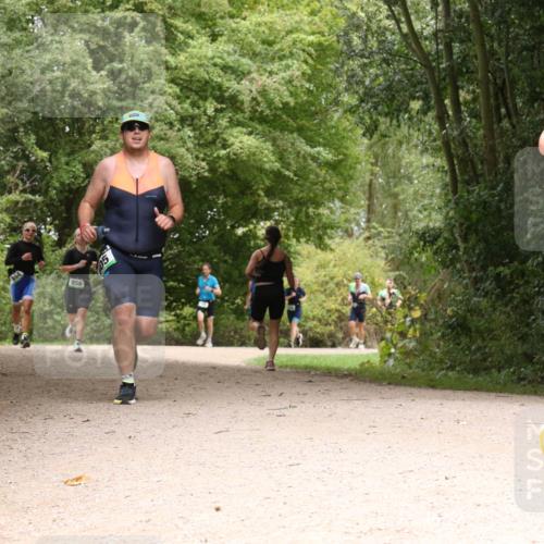 30.08.2026 - Elbe Triathlon Hamburg Antke Förster http://msf.ph/oto/10101761 30.08.2026 11:22:20 Laufen 856, 05, 786 meine-sportfotos.de