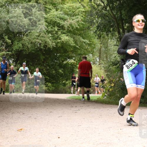 30.08.2026 - Elbe Triathlon Hamburg Antke Förster http://msf.ph/oto/10101779 30.08.2026 11:22:27 Laufen 736, 901, 854 meine-sportfotos.de