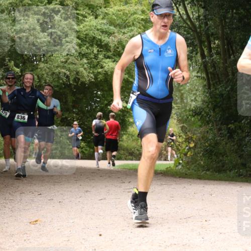 30.08.2026 - Elbe Triathlon Hamburg Antke Förster http://msf.ph/oto/10101791 30.08.2026 11:22:34 Laufen 475, 836, 9, 736 meine-sportfotos.de