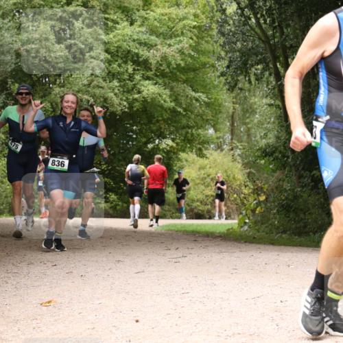 30.08.2026 - Elbe Triathlon Hamburg Antke Förster http://msf.ph/oto/10101793 30.08.2026 11:22:35 Laufen 475, 836, 9 meine-sportfotos.de