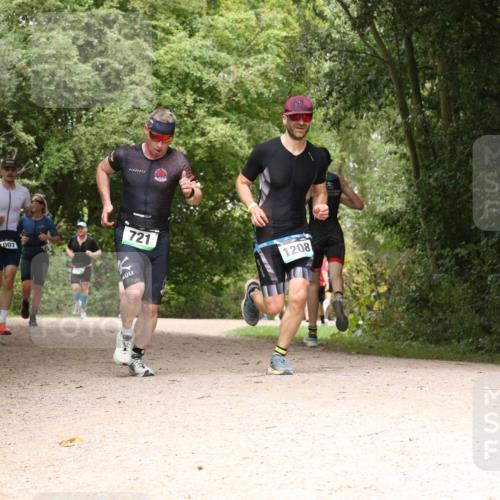 30.08.2026 - Elbe Triathlon Hamburg Antke Förster http://msf.ph/oto/10101809 30.08.2026 11:22:41 Laufen 007, 721, 1208 meine-sportfotos.de