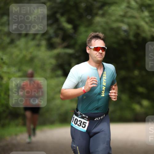 30.08.2026 - Elbe Triathlon Hamburg Antke Förster http://msf.ph/oto/10101814 30.08.2026 11:19:57 Laufen 1035 meine-sportfotos.de
