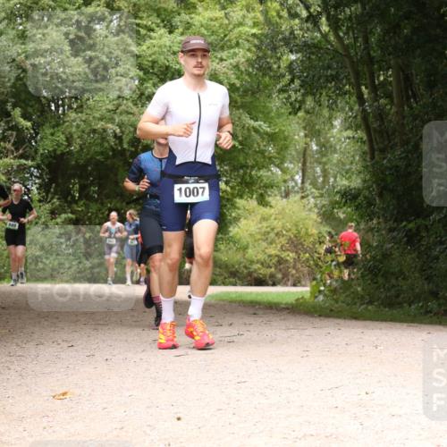 30.08.2026 - Elbe Triathlon Hamburg Antke Förster http://msf.ph/oto/10101817 30.08.2026 11:22:45 Laufen 1007 meine-sportfotos.de