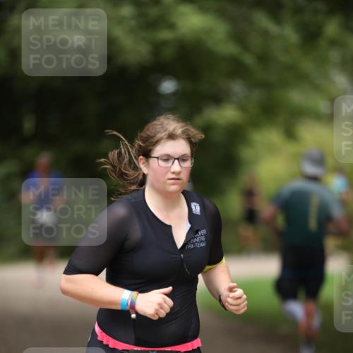 30.08.2026 - Elbe Triathlon Hamburg Antke Förster http://msf.ph/oto/10101838 30.08.2026 11:20:09 Laufen  meine-sportfotos.de