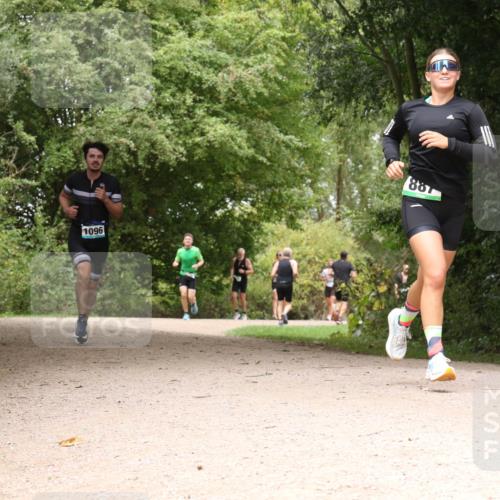 30.08.2026 - Elbe Triathlon Hamburg Antke Förster http://msf.ph/oto/10101859 30.08.2026 11:23:09 Laufen 1096, 887 meine-sportfotos.de