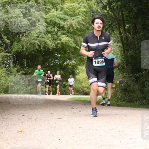 30.08.2026 - Elbe Triathlon Hamburg Antke Förster http://msf.ph/oto/10101865 30.08.2026 11:23:11 Laufen 1096, 1252 meine-sportfotos.de