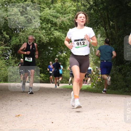 30.08.2026 - Elbe Triathlon Hamburg Antke Förster http://msf.ph/oto/10101885 30.08.2026 11:23:23 Laufen 787, 30, 912, 1896 meine-sportfotos.de
