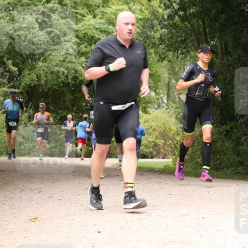 30.08.2026 - Elbe Triathlon Hamburg Antke Förster http://msf.ph/oto/10101909 30.08.2026 11:23:36 Laufen 571, 782, 1176, 602 meine-sportfotos.de