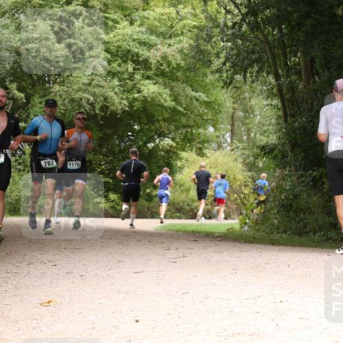 30.08.2026 - Elbe Triathlon Hamburg Antke Förster http://msf.ph/oto/10101915 30.08.2026 11:23:39 Laufen 571, 782, 1176 meine-sportfotos.de
