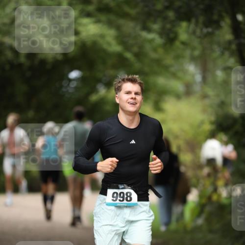 30.08.2026 - Elbe Triathlon Hamburg Antke Förster http://msf.ph/oto/10101942 30.08.2026 11:21:23 Laufen 998 meine-sportfotos.de