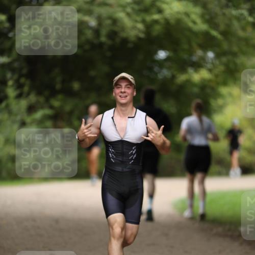 30.08.2026 - Elbe Triathlon Hamburg Antke Förster http://msf.ph/oto/10101974 30.08.2026 11:21:38 Laufen  meine-sportfotos.de