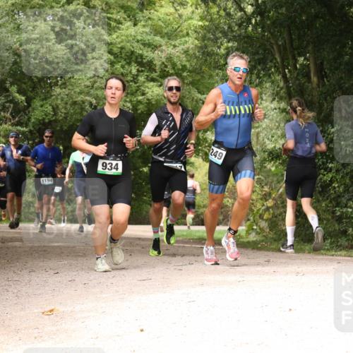 30.08.2026 - Elbe Triathlon Hamburg Antke Förster http://msf.ph/oto/10101985 30.08.2026 11:24:34 Laufen 1194, 934, 249 meine-sportfotos.de