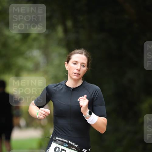 30.08.2026 - Elbe Triathlon Hamburg Antke Förster http://msf.ph/oto/10101998 30.08.2026 11:21:49 Laufen 954 meine-sportfotos.de