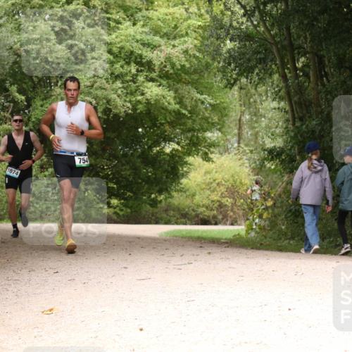 30.08.2026 - Elbe Triathlon Hamburg Antke Förster http://msf.ph/oto/10102031 30.08.2026 11:25:03 Laufen 1074, 754 meine-sportfotos.de
