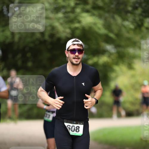 30.08.2026 - Elbe Triathlon Hamburg Antke Förster http://msf.ph/oto/10102040 30.08.2026 11:22:04 Laufen 33, 608 meine-sportfotos.de