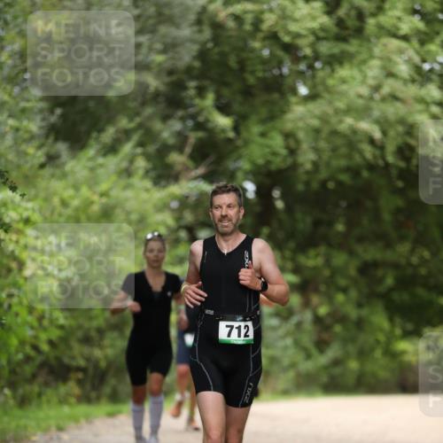 30.08.2026 - Elbe Triathlon Hamburg Antke Förster http://msf.ph/oto/10102054 30.08.2026 11:22:13 Laufen 712 meine-sportfotos.de