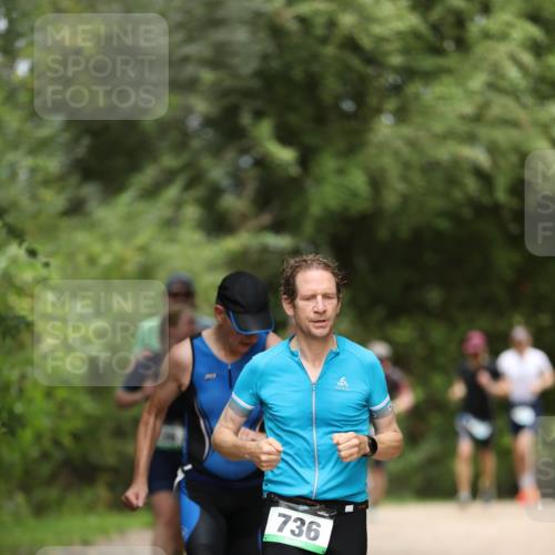 30.08.2026 - Elbe Triathlon Hamburg Antke Förster http://msf.ph/oto/10102096 30.08.2026 11:22:32 Laufen 736, 6 meine-sportfotos.de
