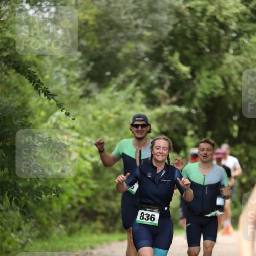 30.08.2026 - Elbe Triathlon Hamburg Antke Förster http://msf.ph/oto/10102100 30.08.2026 11:22:35 Laufen 836 meine-sportfotos.de