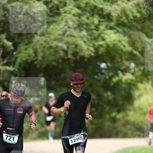 30.08.2026 - Elbe Triathlon Hamburg Antke Förster http://msf.ph/oto/10102116 30.08.2026 11:22:40 Laufen 721, 1208 meine-sportfotos.de