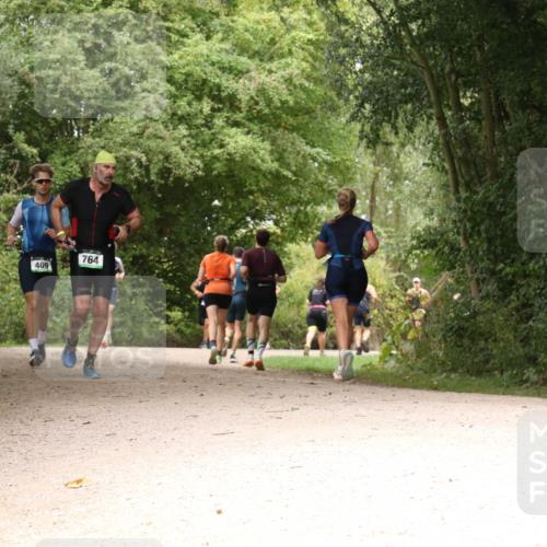 30.08.2026 - Elbe Triathlon Hamburg Antke Förster http://msf.ph/oto/10102117 30.08.2026 11:26:00 Laufen 764, 409 meine-sportfotos.de