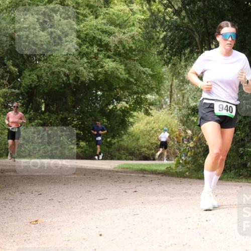 30.08.2026 - Elbe Triathlon Hamburg Antke Förster http://msf.ph/oto/10102157 30.08.2026 11:26:24 Laufen 901, 940 meine-sportfotos.de