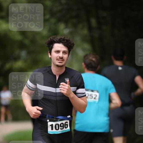 30.08.2026 - Elbe Triathlon Hamburg Antke Förster http://msf.ph/oto/10102176 30.08.2026 11:23:11 Laufen 1096, 252 meine-sportfotos.de