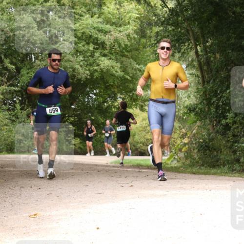 30.08.2026 - Elbe Triathlon Hamburg Antke Förster http://msf.ph/oto/10102177 30.08.2026 11:26:37 Laufen 659, 1415 meine-sportfotos.de
