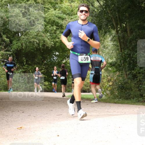30.08.2026 - Elbe Triathlon Hamburg Antke Förster http://msf.ph/oto/10102181 30.08.2026 11:26:39 Laufen 1415, 659 meine-sportfotos.de