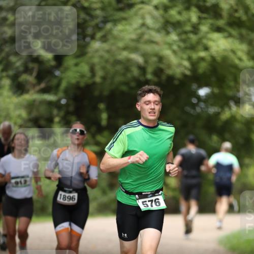 30.08.2026 - Elbe Triathlon Hamburg Antke Förster http://msf.ph/oto/10102184 30.08.2026 11:23:20 Laufen 912, 1896, 576 meine-sportfotos.de