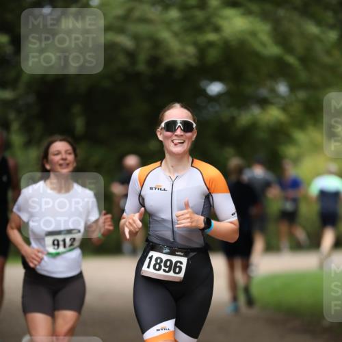30.08.2026 - Elbe Triathlon Hamburg Antke Förster http://msf.ph/oto/10102190 30.08.2026 11:23:22 Laufen 912, 1896 meine-sportfotos.de