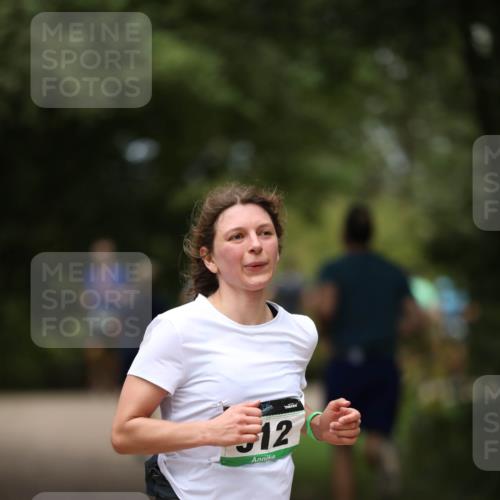 30.08.2026 - Elbe Triathlon Hamburg Antke Förster http://msf.ph/oto/10102196 30.08.2026 11:23:24 Laufen 512 meine-sportfotos.de