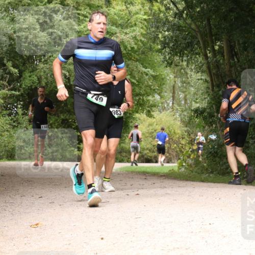 30.08.2026 - Elbe Triathlon Hamburg Antke Förster http://msf.ph/oto/10102199 30.08.2026 11:26:52 Laufen 1322, 749, 983 meine-sportfotos.de