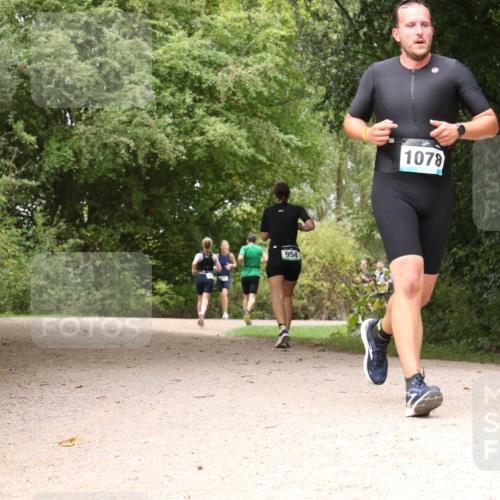 30.08.2026 - Elbe Triathlon Hamburg Antke Förster http://msf.ph/oto/10102233 30.08.2026 11:27:12 Laufen 954, 1078 meine-sportfotos.de