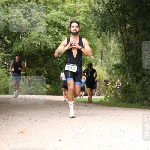 30.08.2026 - Elbe Triathlon Hamburg Antke Förster http://msf.ph/oto/10102303 30.08.2026 11:27:59 Laufen 714 meine-sportfotos.de