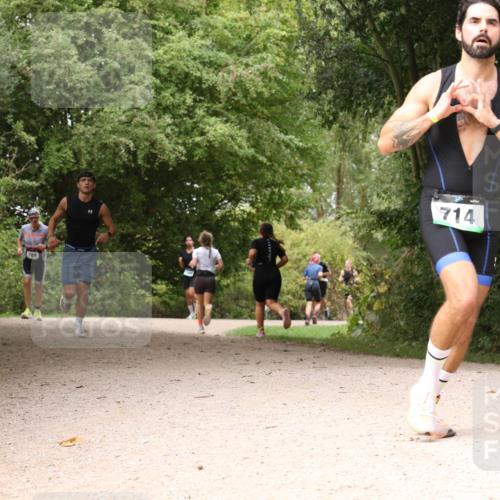 30.08.2026 - Elbe Triathlon Hamburg Antke Förster http://msf.ph/oto/10102307 30.08.2026 11:28:01 Laufen 789, 714 meine-sportfotos.de