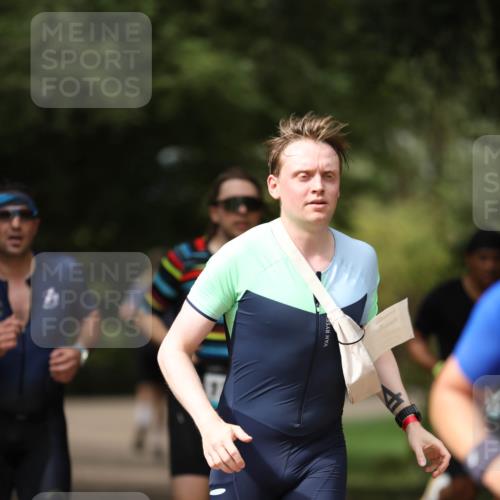 30.08.2026 - Elbe Triathlon Hamburg Antke Förster http://msf.ph/oto/10102308 30.08.2026 11:24:40 Laufen  meine-sportfotos.de