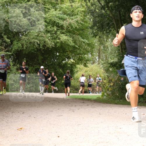 30.08.2026 - Elbe Triathlon Hamburg Antke Förster http://msf.ph/oto/10102317 30.08.2026 11:28:04 Laufen 789 meine-sportfotos.de