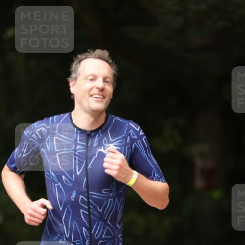 30.08.2026 - Elbe Triathlon Hamburg Antke Förster http://msf.ph/oto/10102328 30.08.2026 11:24:55 Laufen 1203 meine-sportfotos.de