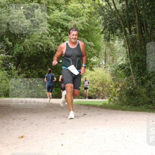 30.08.2026 - Elbe Triathlon Hamburg Antke Förster http://msf.ph/oto/10102377 30.08.2026 11:28:50 Laufen  meine-sportfotos.de