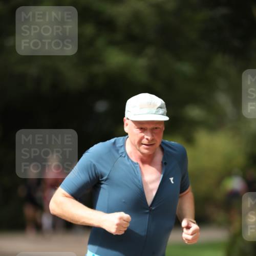 30.08.2026 - Elbe Triathlon Hamburg Antke Förster http://msf.ph/oto/10102380 30.08.2026 11:25:29 Laufen 289 meine-sportfotos.de