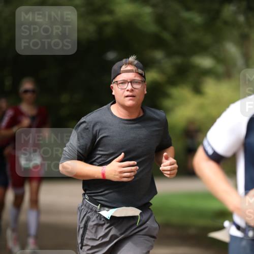30.08.2026 - Elbe Triathlon Hamburg Antke Förster http://msf.ph/oto/10102396 30.08.2026 11:25:36 Laufen  meine-sportfotos.de