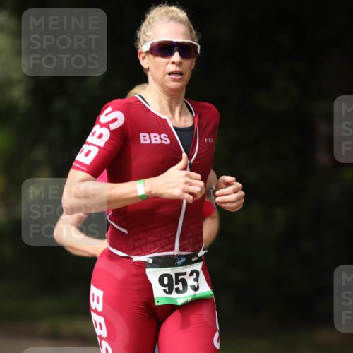 30.08.2026 - Elbe Triathlon Hamburg Antke Förster http://msf.ph/oto/10102406 30.08.2026 11:25:40 Laufen 55, 660, 953 meine-sportfotos.de