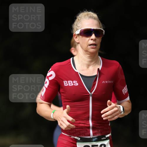 30.08.2026 - Elbe Triathlon Hamburg Antke Förster http://msf.ph/oto/10102408 30.08.2026 11:25:40 Laufen 953 meine-sportfotos.de