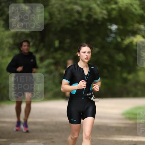 30.08.2026 - Elbe Triathlon Hamburg Antke Förster http://msf.ph/oto/10102410 30.08.2026 11:25:42 Laufen 2013, 02 meine-sportfotos.de